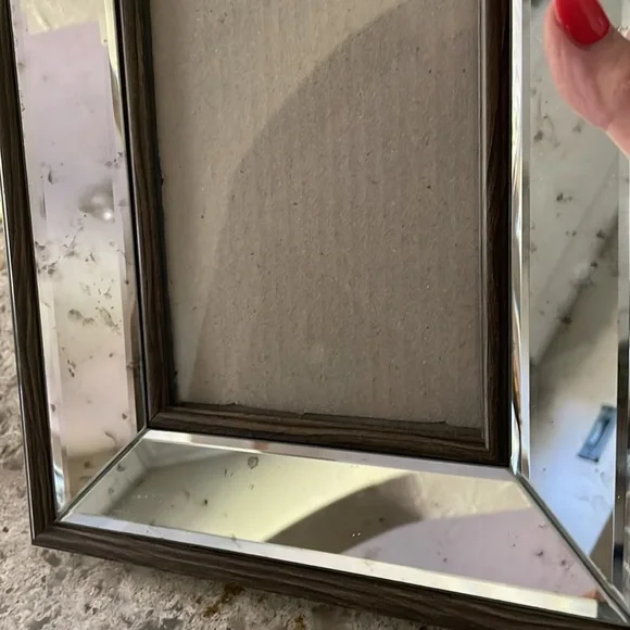 Tahari Home Elegant Mirrored 9” x 11” Picture Frame - Picture 4 of 4